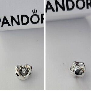 Brand NEW Pandora AUTH heart dangle charm